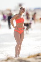 Sabine LisickiSexy in Sabine Lisicki Sexy Day  in Miami Beach With Friend 