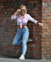 Sarah Giggle Pictured While Posing In A Photoshoot In Manchester City