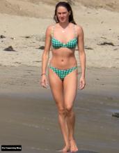 Shailene WoodleySexy in Shailene Woodley Sexy Seen Wearing A Bikini Showing Off Her Hot Body At The Beach In Malibu