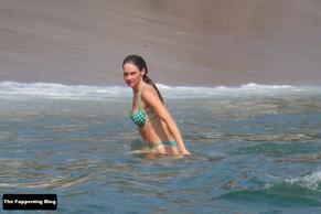 Shailene WoodleySexy in Shailene Woodley Sexy Seen Wearing A Bikini Showing Off Her Hot Body At The Beach In Malibu