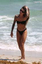 Sophia ThomallaSexy in Sophia Thomalla Sexy Shows Off Her Sizzling Body Wearing a Beautiful Bikini at the Beach in Miami 