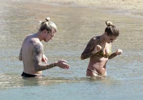 Sophia ThomallaSexy in Sophia Thomalla Sexy with German Goalkeeper Loris Karius on the beach