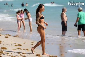 Sophia ThomallaSexy in Sophia Thomalla Sexy Spotted Showing Off Her Amazing Body Wearing a Hot Black Bikini at the Beach in Miami 