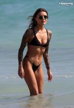 Sophia ThomallaSexy in Sophia Thomalla Sexy Spotted Showing Off Her Amazing Body Wearing a Hot Black Bikini at the Beach in Miami 