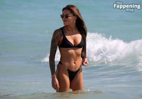 Sophia ThomallaSexy in Sophia Thomalla Sexy Spotted Showing Off Her Amazing Body Wearing a Hot Black Bikini at the Beach in Miami 