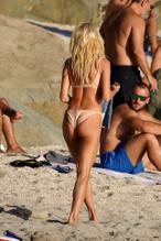 Victoria SilvstedtSexy in Victoria Silvstedt enjoys yet another day at the beach in Saint-Barthelemy